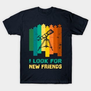 Telescope Retro Astronomy Alien search gift idea T-Shirt